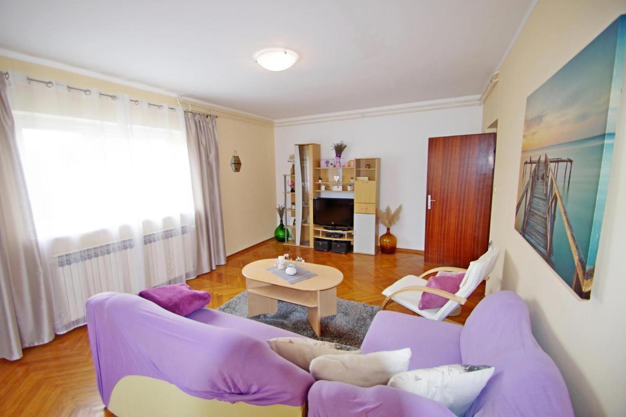 Apartment Suzi Valdebek Pula Eksteriør billede