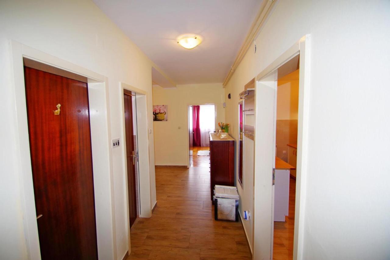 Apartment Suzi Valdebek Pula Eksteriør billede